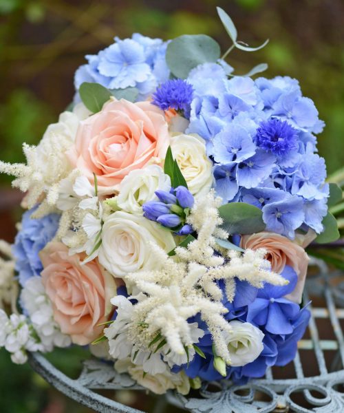 Blue-&-peach-hydrangea-rose-astilbe-Larkspur-Floral-Design-Florist-Cambridge-UK