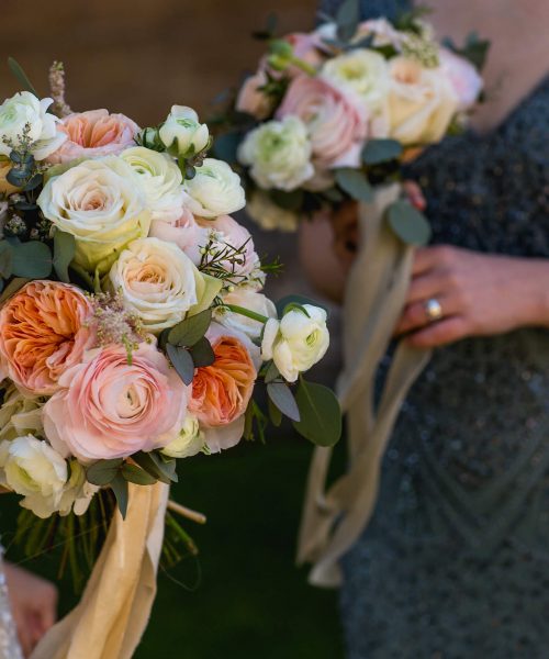 CLASSIC-BRIDAL-garden-roses-ranunculus