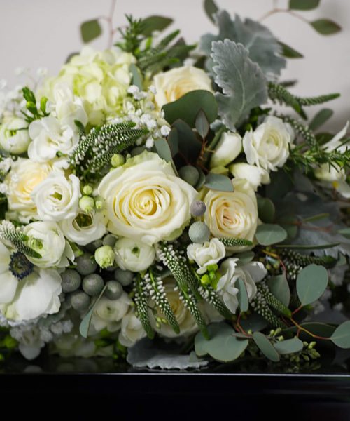 CLASSIC-Bridal-Bouquet-wintry