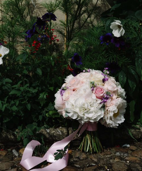 CLASSIC-bridal-bouquet-with-hydrangea-&-roses