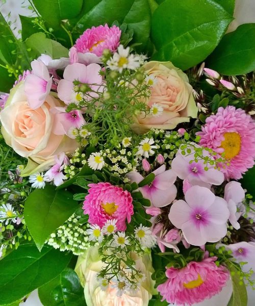 SEASONAL-BOUQUET-roses-peach-pink