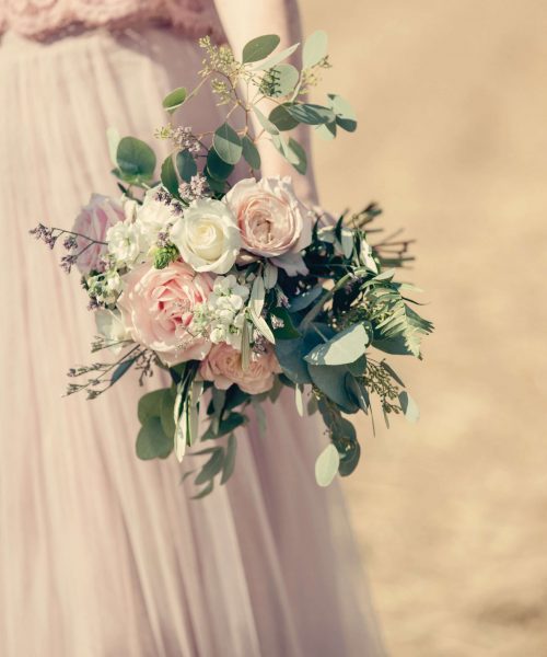 bouquet,-natural,-uncontrived-with-garden-roses-Larkspur-Floral-Design-Florist-Cambridge-UK