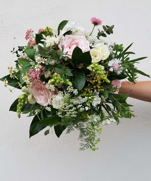 rustic bridal bouquet pinks